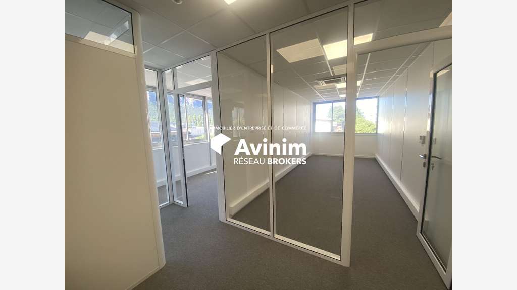 A louer ou vendre, plateau bureaux 100m² à Crolles