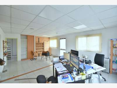 Local professionnel 52m² à louer en ZA à Cugand