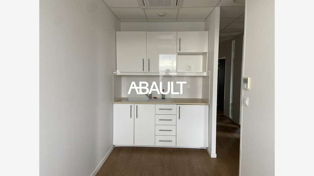 À louer bureaux 105m² R+1 normes PMR à Cugnaux