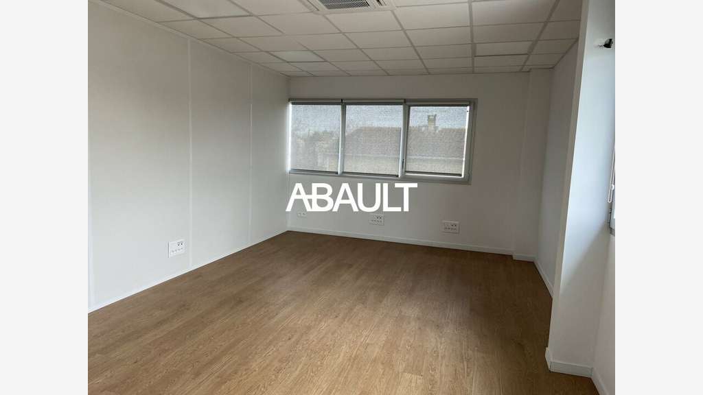 À louer bureaux 105m² R+1 normes PMR à Cugnaux