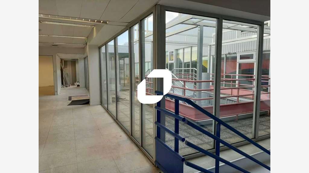 A louer Bureaux 280m² Dammarie les lys