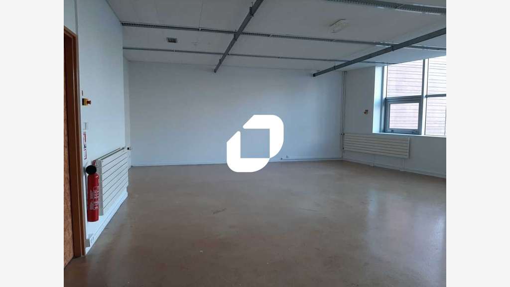 A louer Bureaux 280m² Dammarie les lys