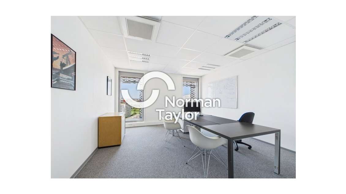 Plateau de bureaux 210m² à louer à Port Marianne