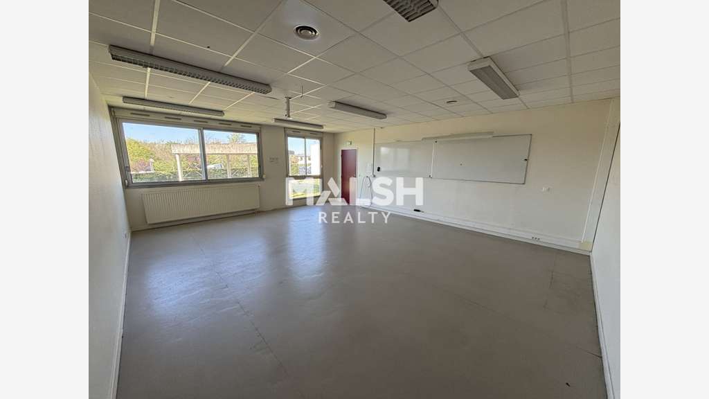 Bureaux à louer de 772m² divisibles à Dardilly