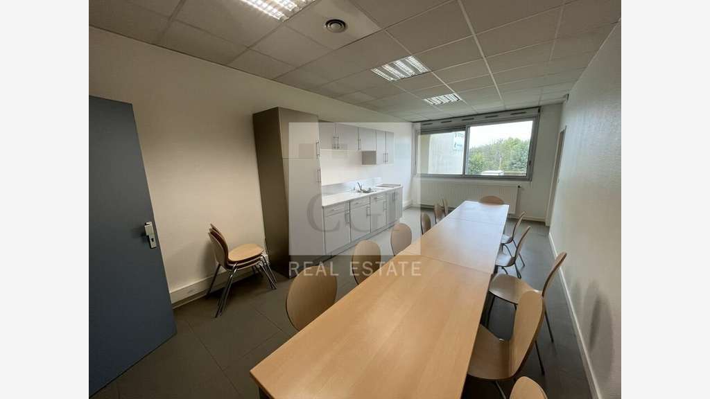 Bureaux de 50m² à 476m² à louer à Dardilly Techlid