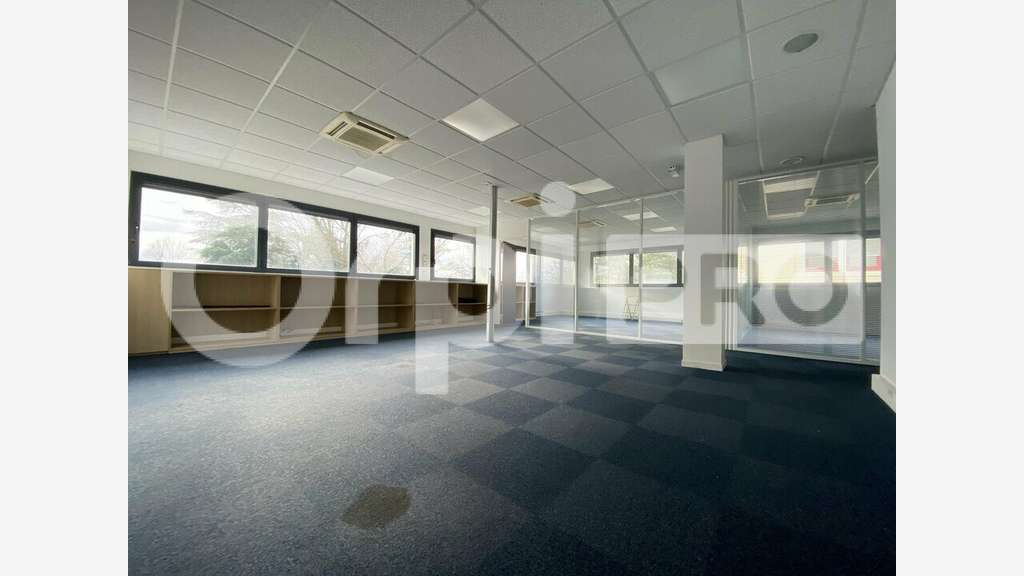 A louer bureaux 345m² divisibles à Dardilly