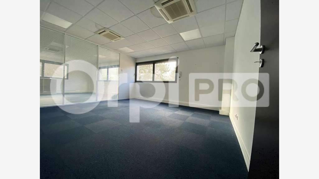 A louer bureaux 345m² divisibles à Dardilly
