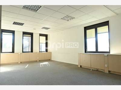A louer bureaux lumineux 450m² en RDC à Dardilly