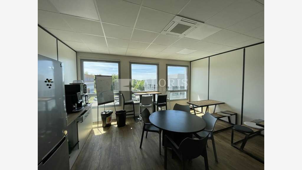 Bureaux 343m² à louer à Dardilly TECHLID
