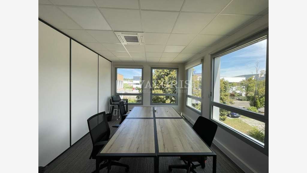 Bureaux 343m² à louer à Dardilly TECHLID