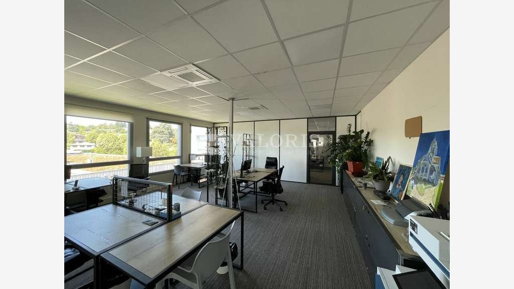 Bureaux 343m² à louer à Dardilly TECHLID