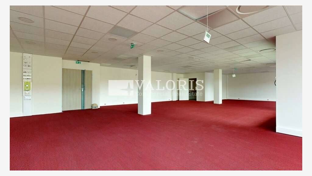 Bureaux neufs 857m² à louer à Dardilly 
