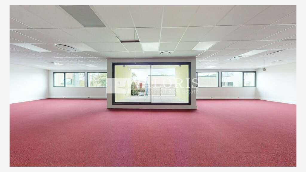 Bureaux neufs 857m² à louer à Dardilly 