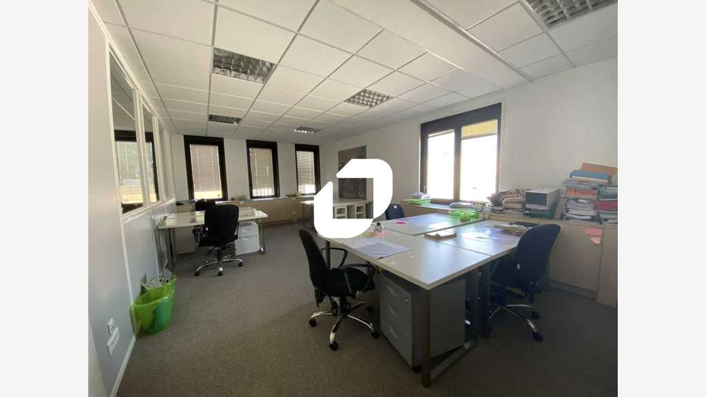 A louer Bureaux 351m² Dardilly