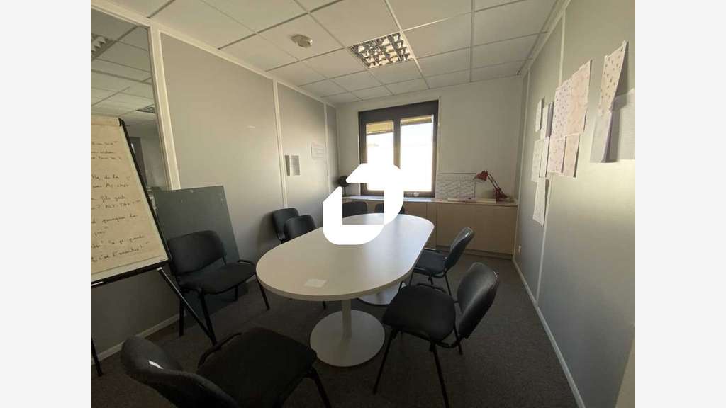 A louer Bureaux 351m² Dardilly