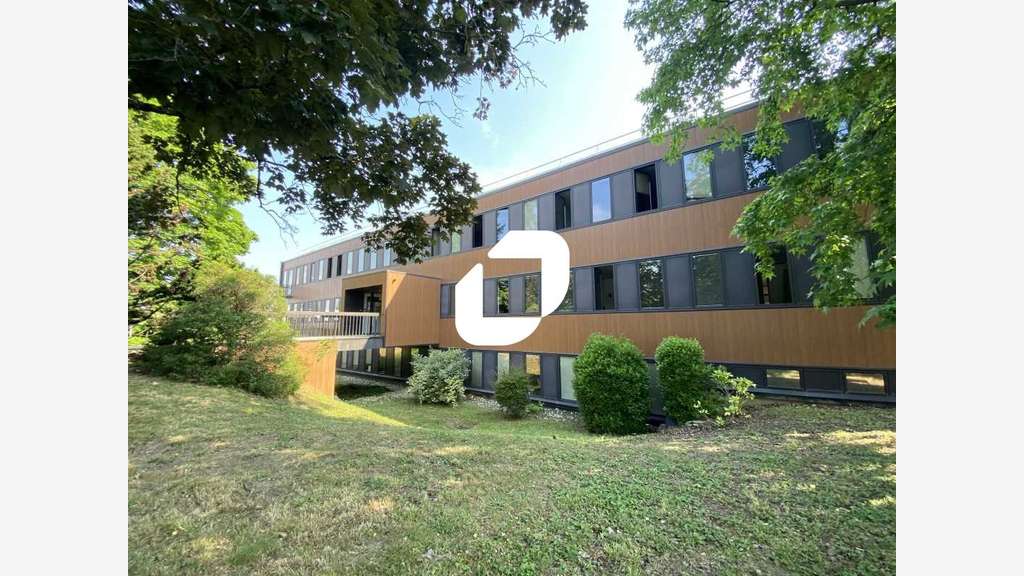 A louer Bureaux 351m² Dardilly