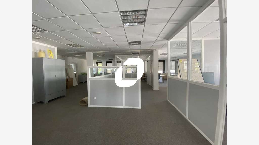 A louer Bureaux 351m² Dardilly