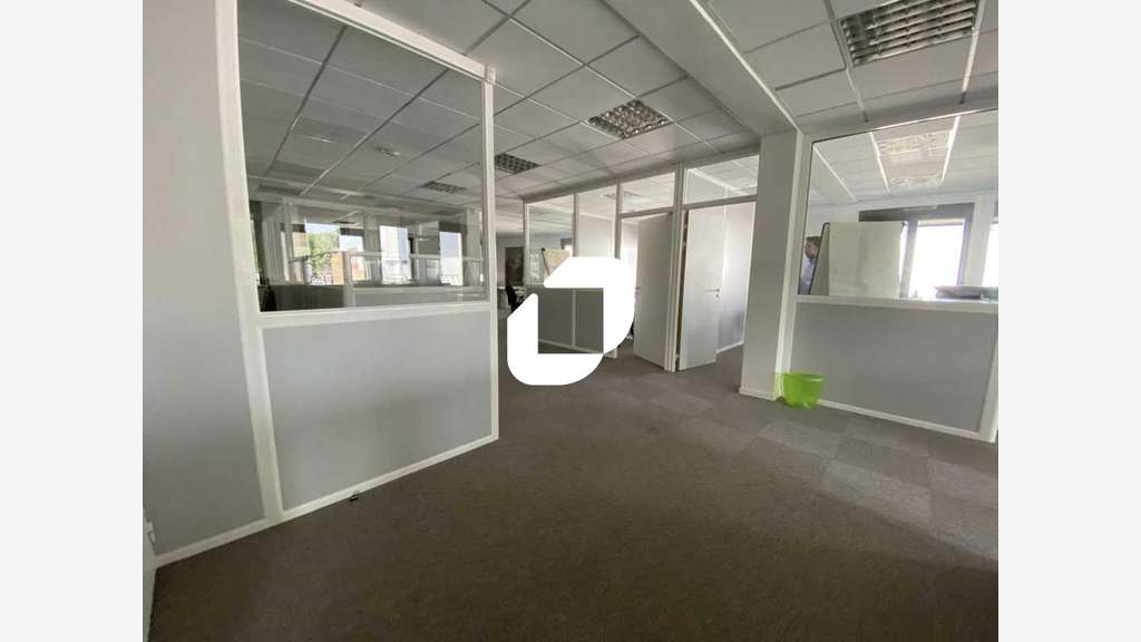 A louer Bureaux 351m² Dardilly
