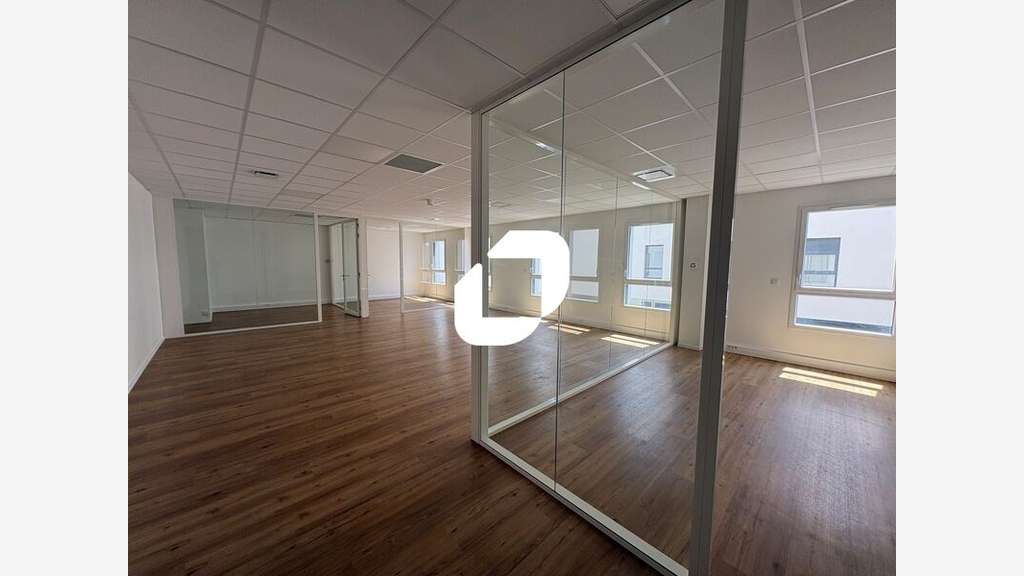 A louer Bureaux 124m² Dardilly