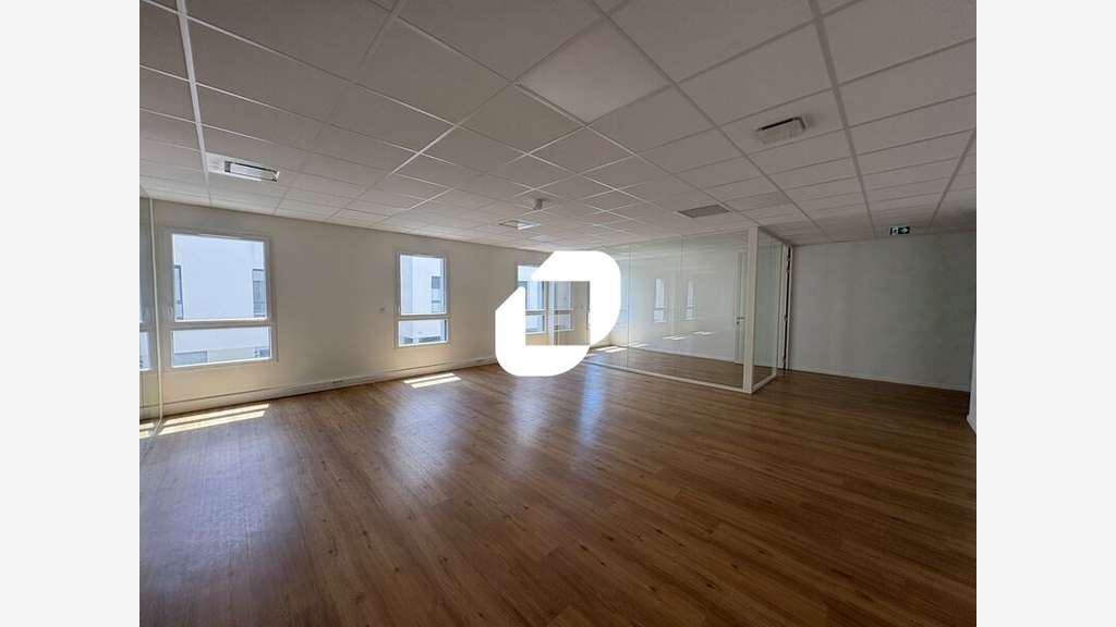 A louer Bureaux 124m² Dardilly
