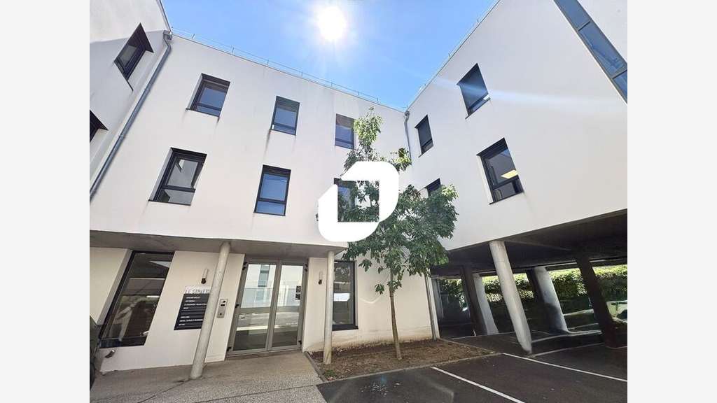 A louer Bureaux 124m² Dardilly