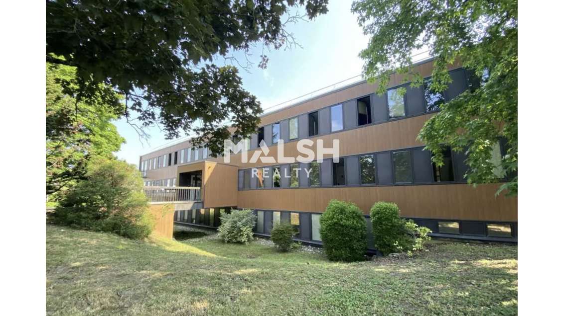 A louer bureaux de 700m² divisibles à Dardilly