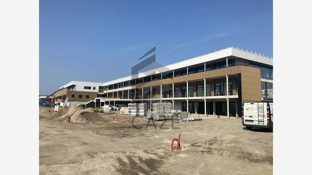 Bureaux commerces à louer ou à vendre à Dax