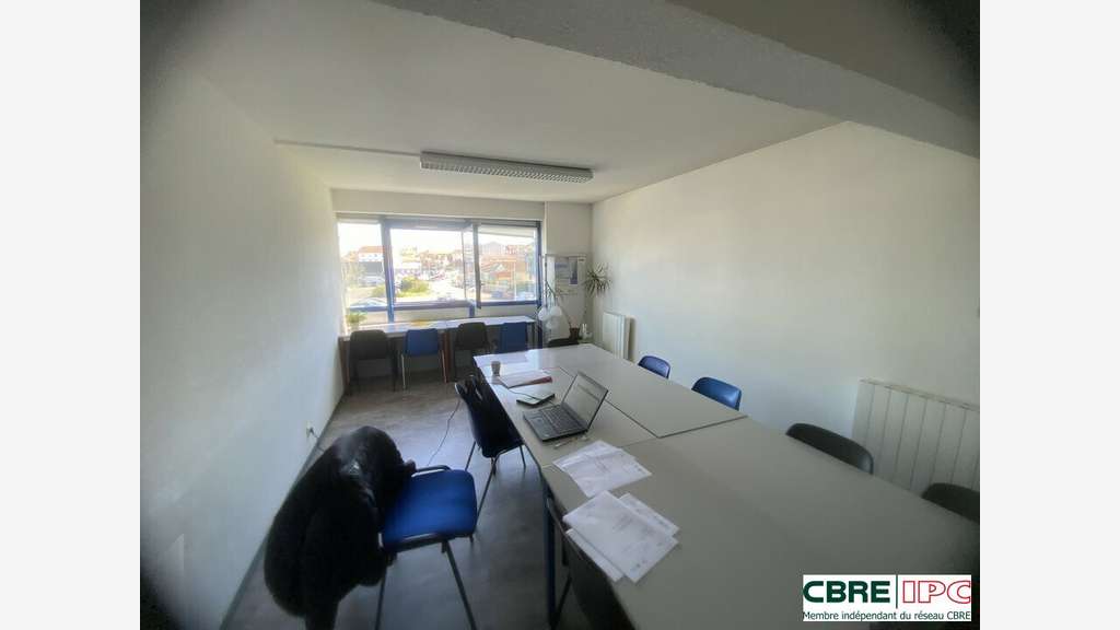 Location bureaux 151m² R+2 à Dax Sablar