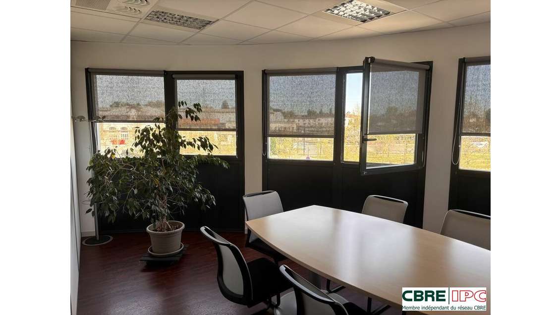 LOCATION - REF 8274YA