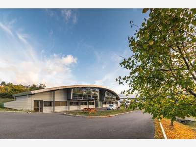Loue bureaux de 16 à 18m² et Atelier 50m² Mende