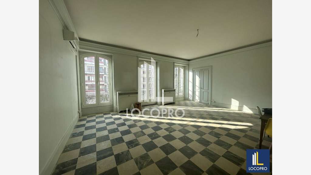 Loue bureaux de 250m² dans le Carré d'Or de Nice