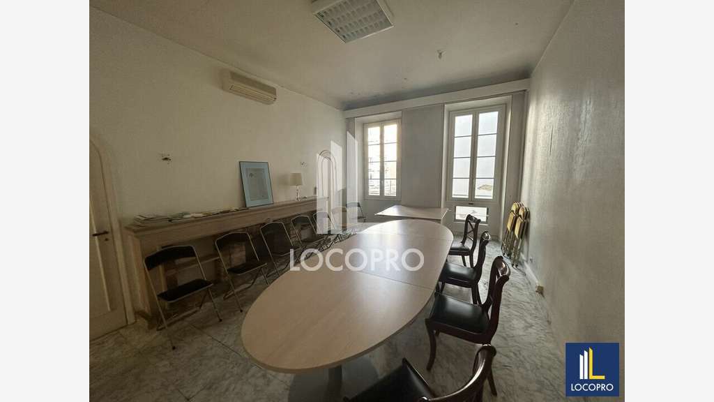 Loue bureaux de 250m² dans le Carré d'Or de Nice
