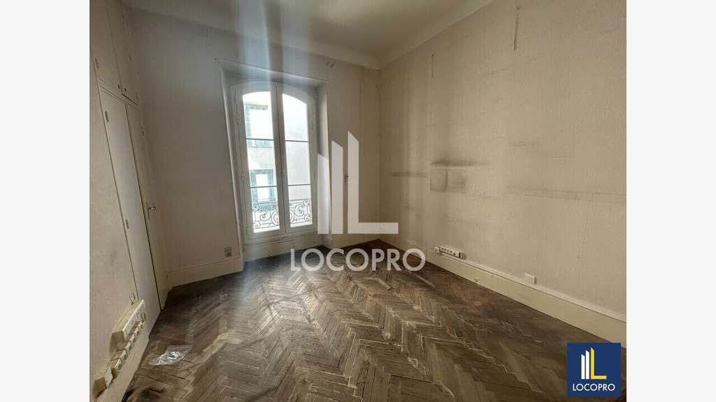 Loue bureaux de 250m² dans le Carré d'Or de Nice