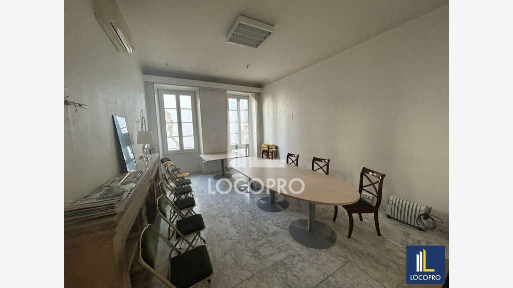 Loue bureaux de 250m² dans le Carré d'Or de Nice
