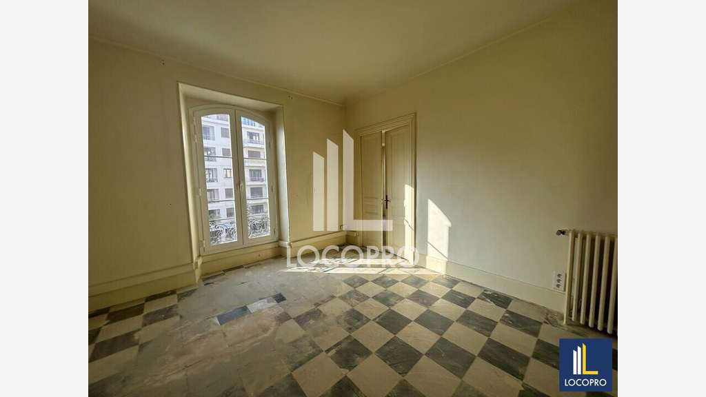 Loue bureaux de 250m² dans le Carré d'Or de Nice