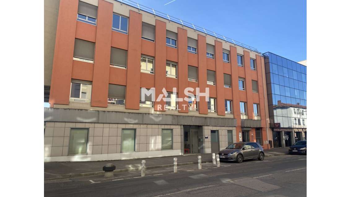 Loue bureaux 387m² divisibles dès 175m² à Decines