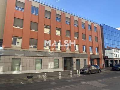 Loue bureaux 387m² divisibles dès 175m² à Decines