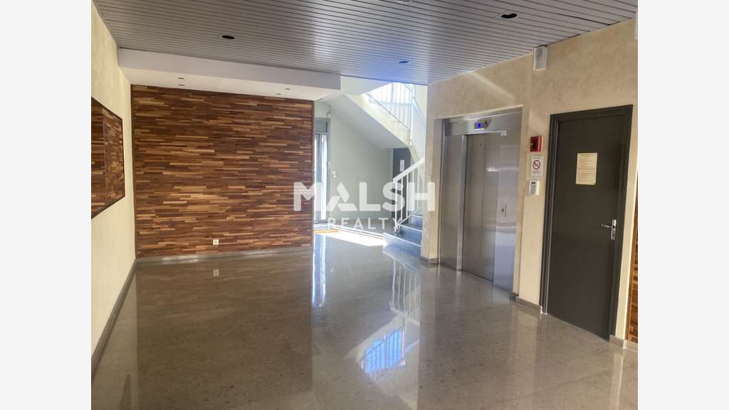 Loue bureaux 387m² divisibles dès 175m² à Decines