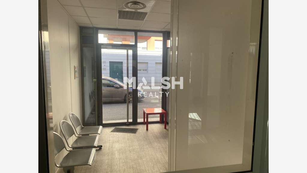 Loue bureaux 387m² divisibles dès 175m² à Decines