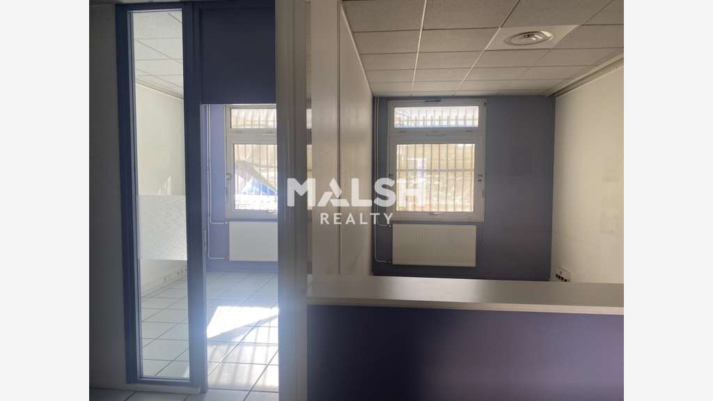 Loue bureaux 387m² divisibles dès 175m² à Decines
