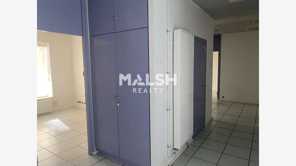 Loue bureaux 387m² divisibles dès 175m² à Decines