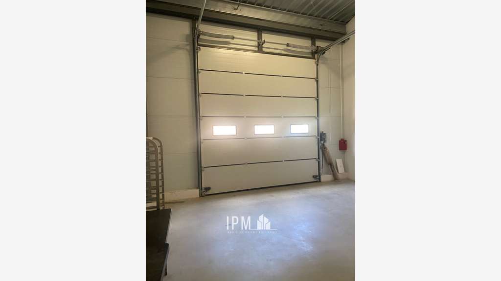 A louer bureaux de 525m² + parkings à La Ciotat