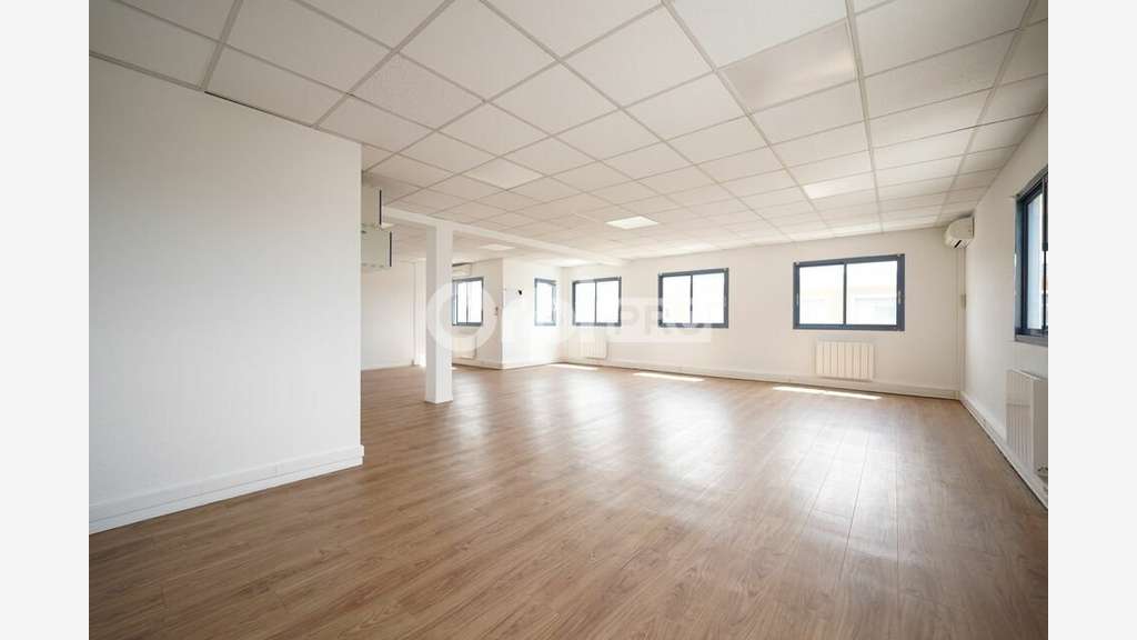 Vente local mixte 234m²  à Bron