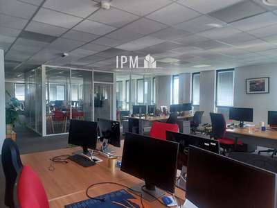A louer bureaux de 610m² à Aubagne 13400