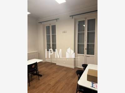 A louer bureaux de 90m² à Aubagne centre 13400