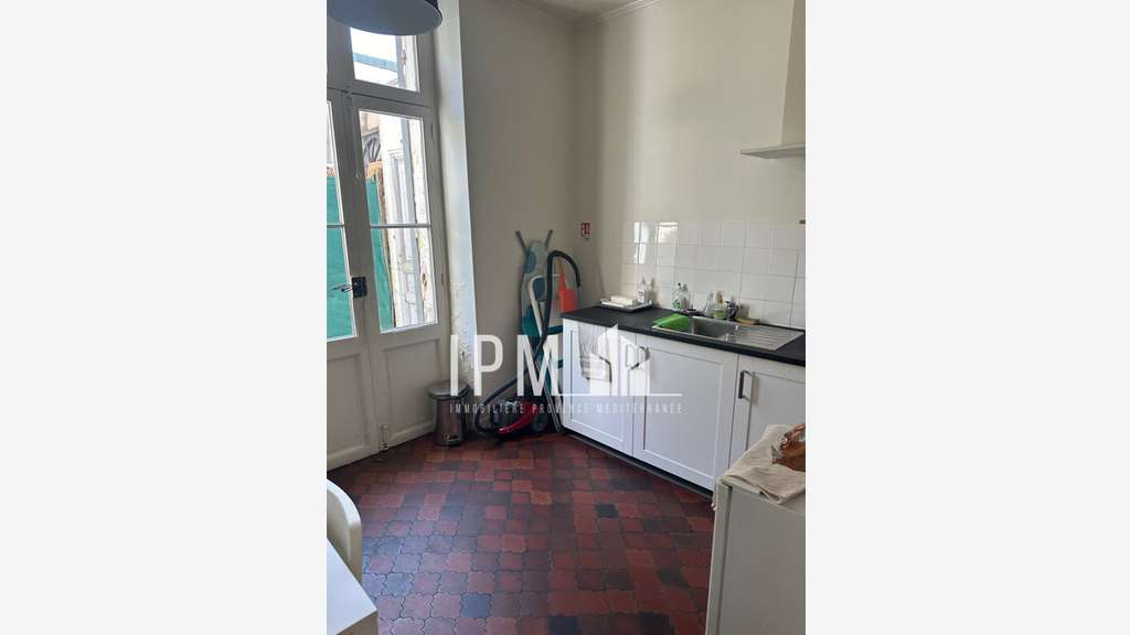 A louer bureaux de 90m² à Aubagne centre 13400
