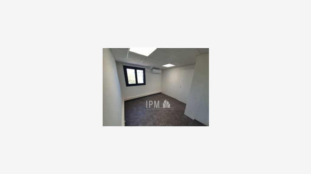 A louer bureaux 94m² Aubagne ZI Les Paluds