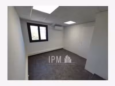 A louer bureaux 94m² Aubagne ZI Les Paluds