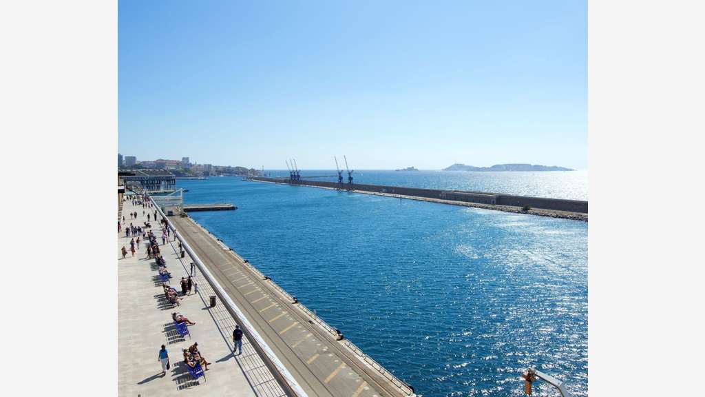 A louer bureaux 800m² à Marseille Euroméditerranée