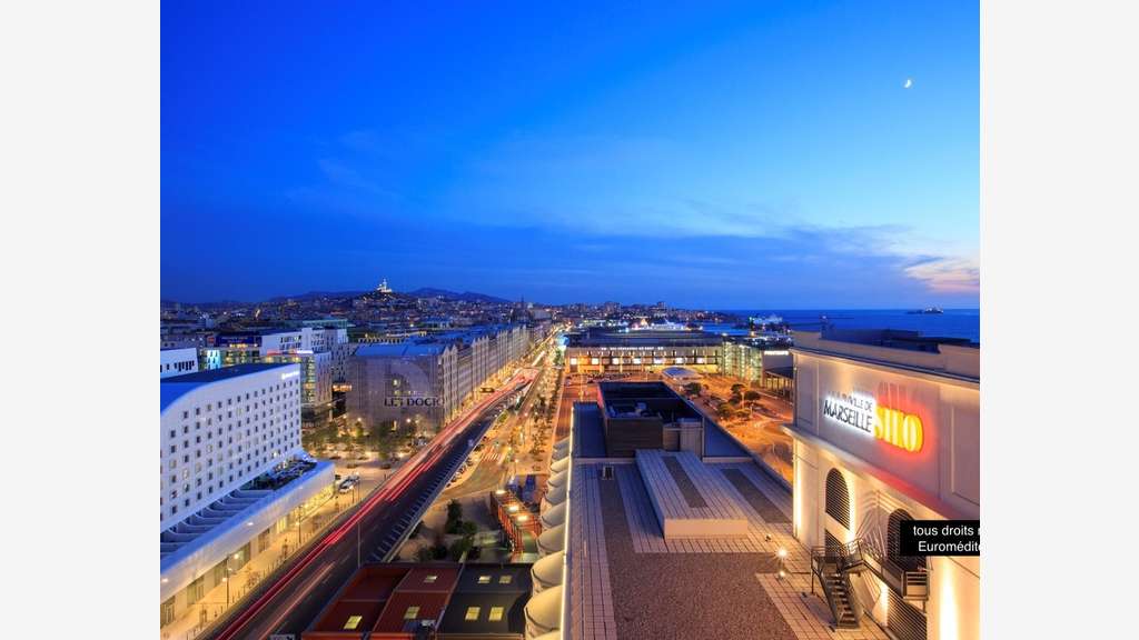 A louer bureaux 800m² à Marseille Euroméditerranée